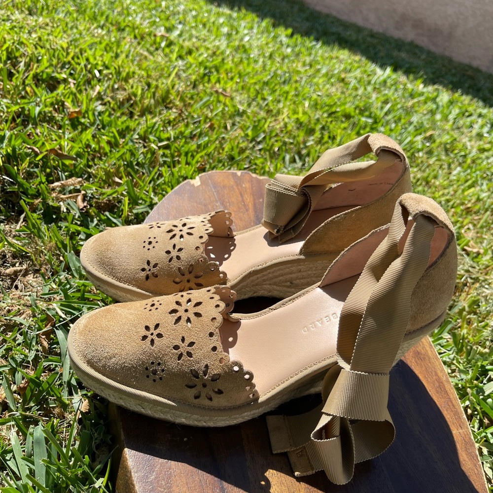 Veronica Beard Soleil Lace-Up Suede Espadrille
Sandals, size 6.5 women - Picture 7 of 14